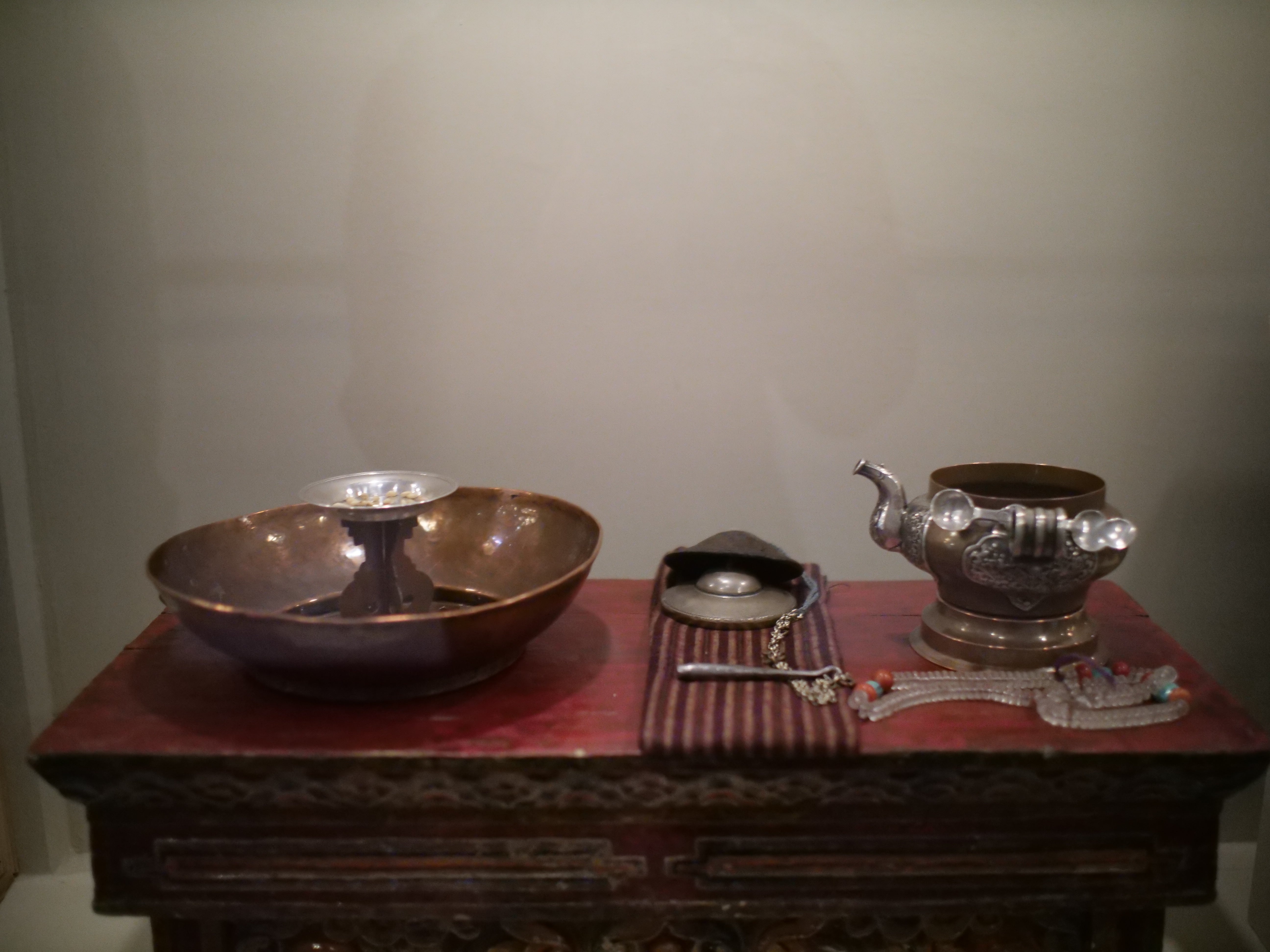 ANTIQUE & TABLE WARE
