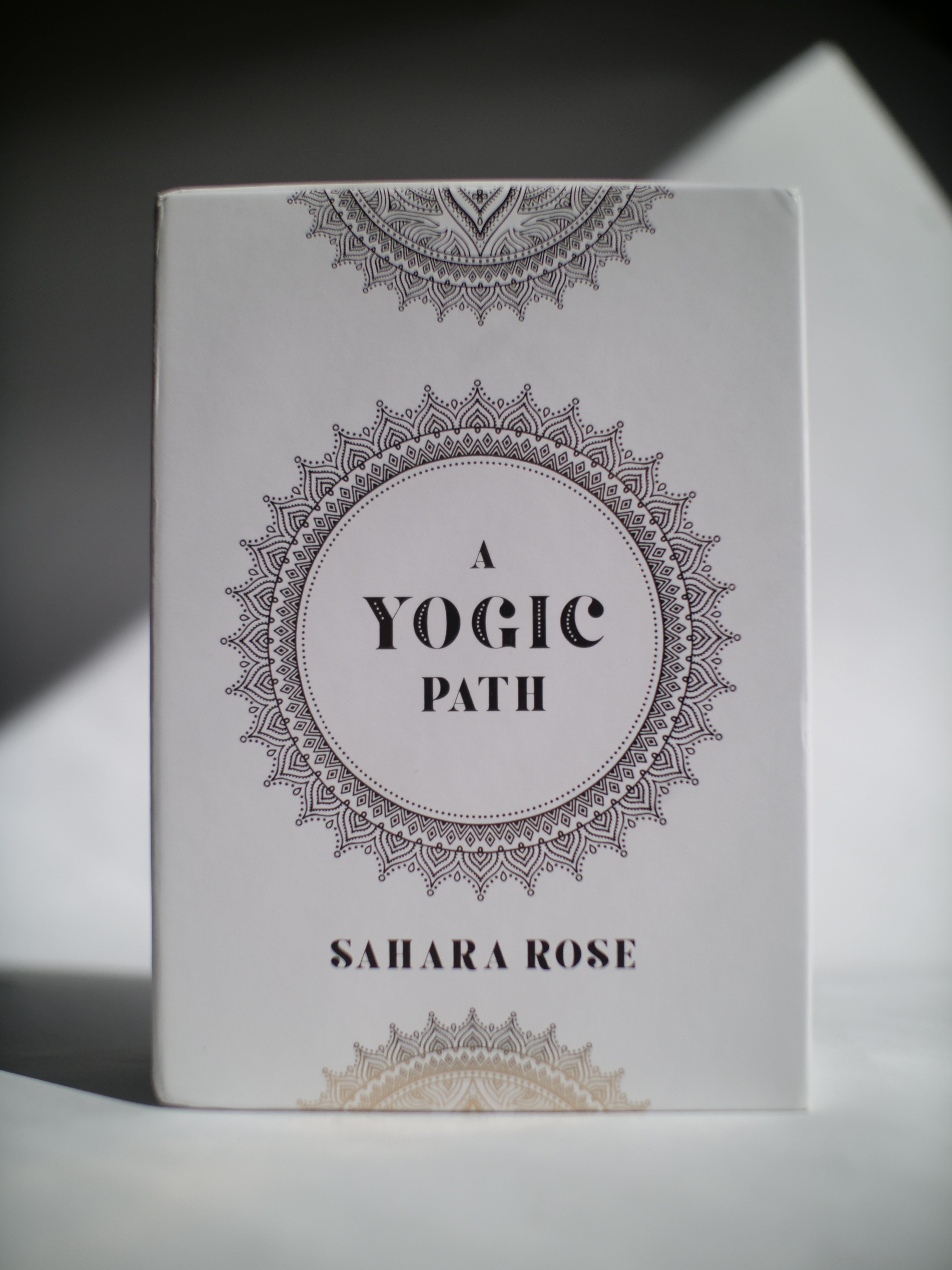 ORACLE CARD & GUIDE BOOK【A YOGIC PATH | 英語版】