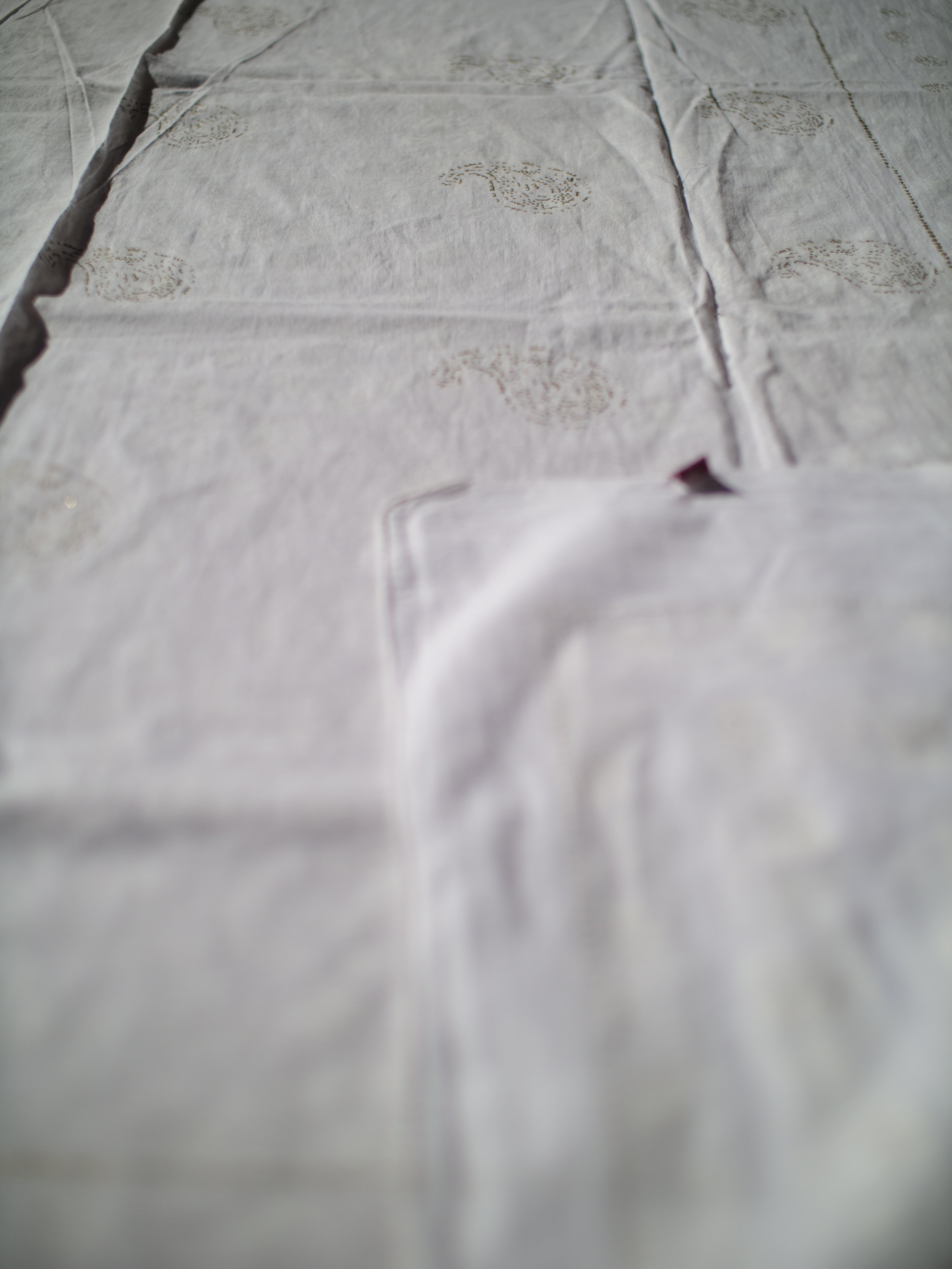 SARONG WHITE
